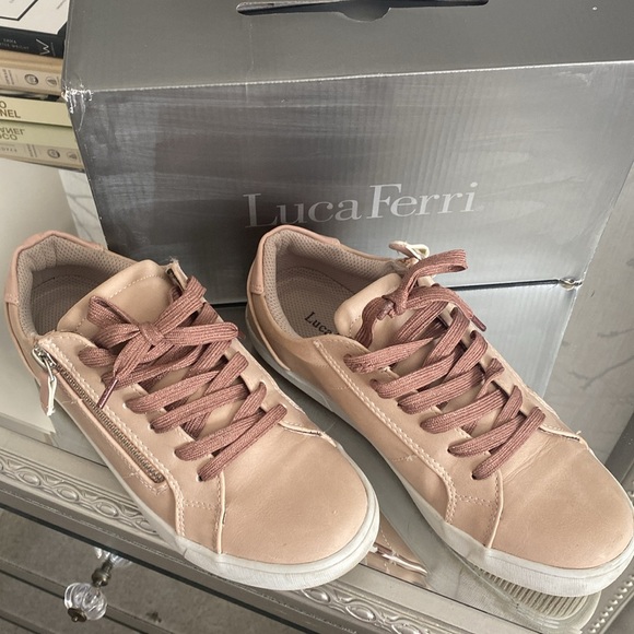 Luca Ferri Sneakers - Picture 2 of 2